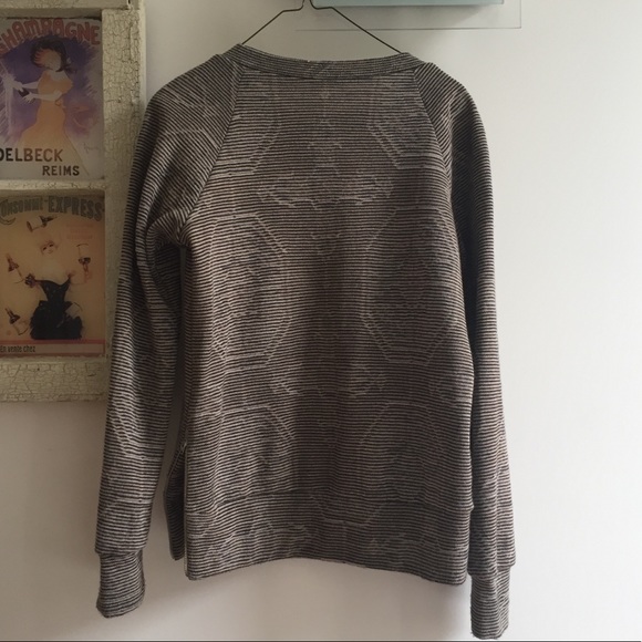Brown sweater - Picture 2 of 4